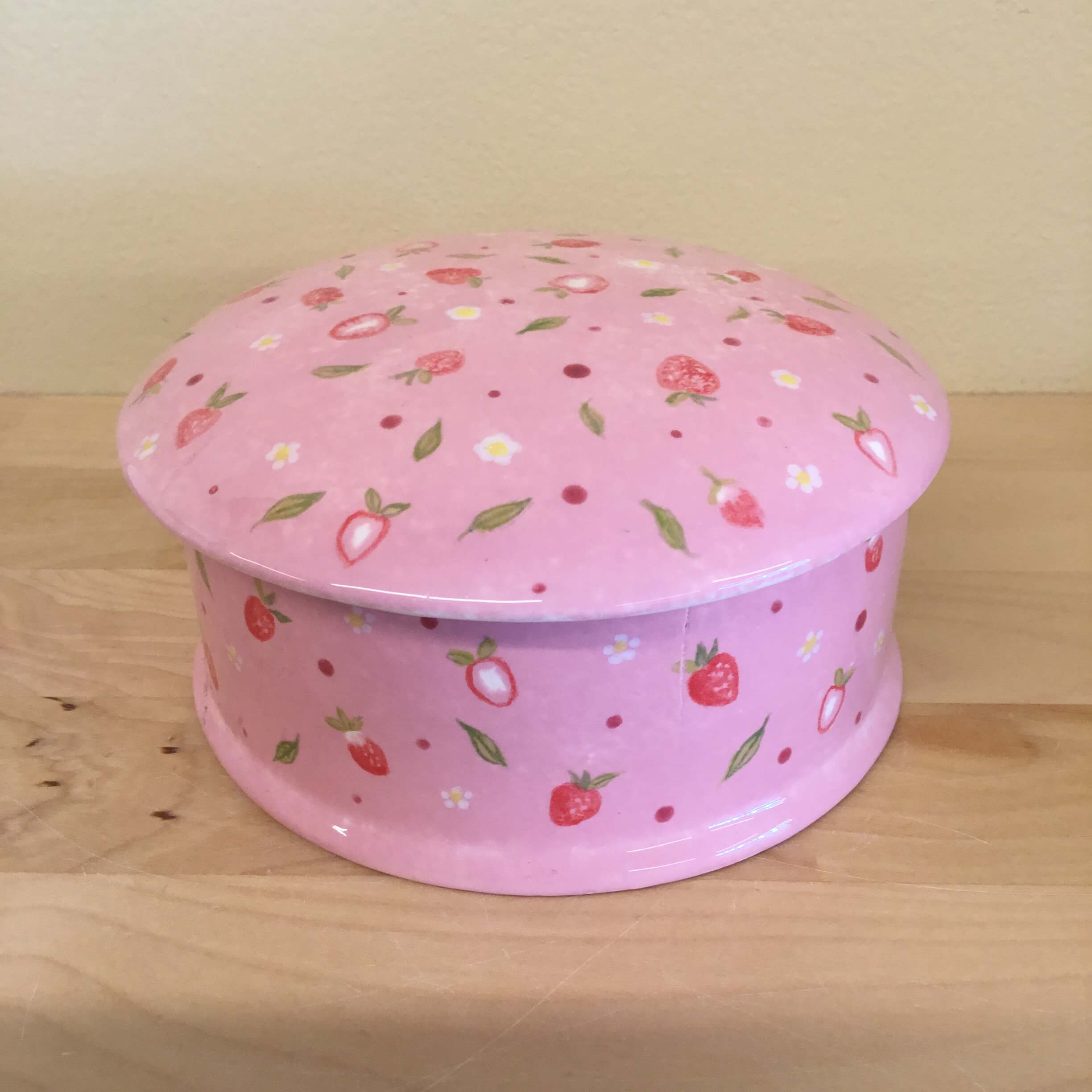 Large Round Trinket Box (approx 11.5cm x 6cm H - including lid) 