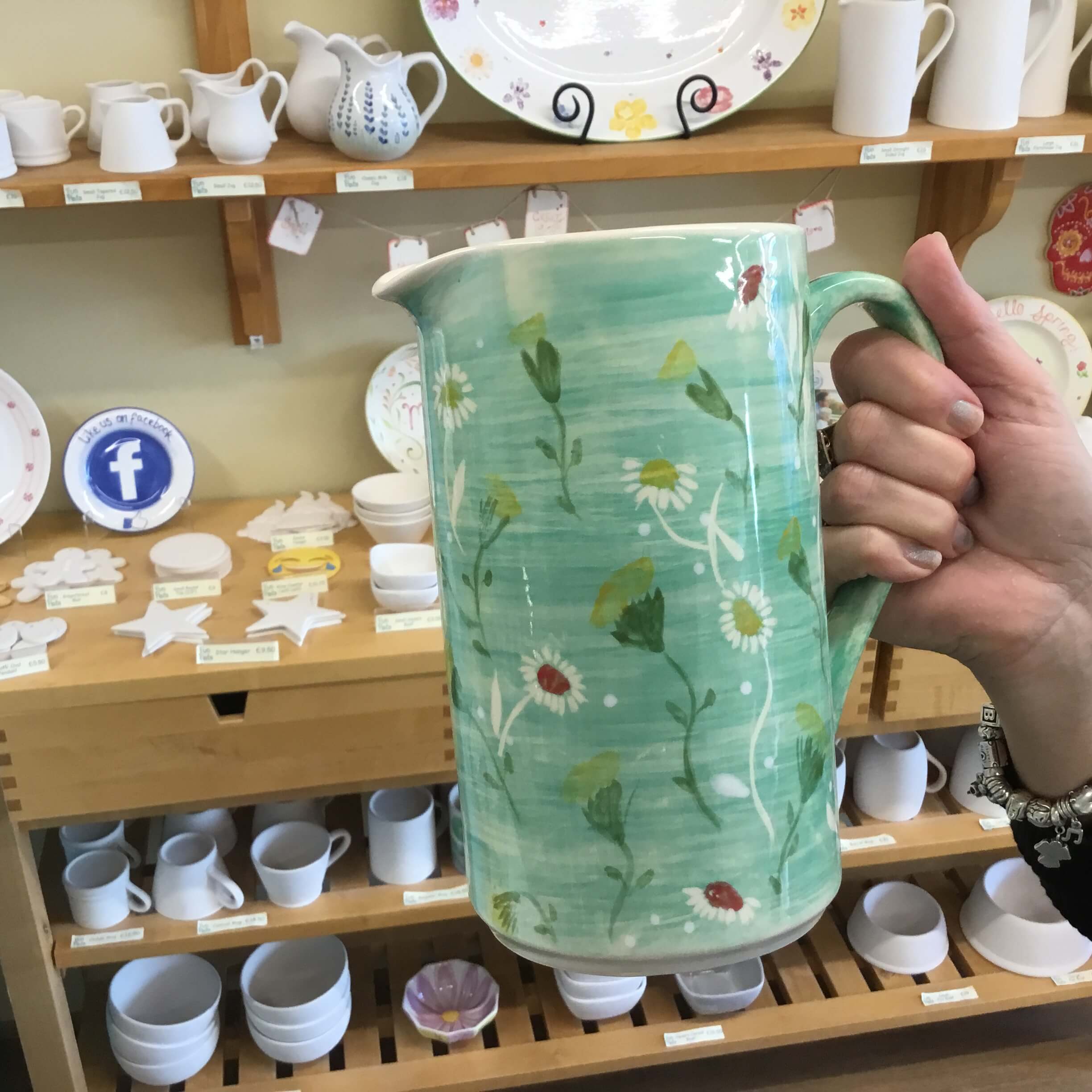 Straight Sided Pitcher / Jug 1.5 litres - daisies