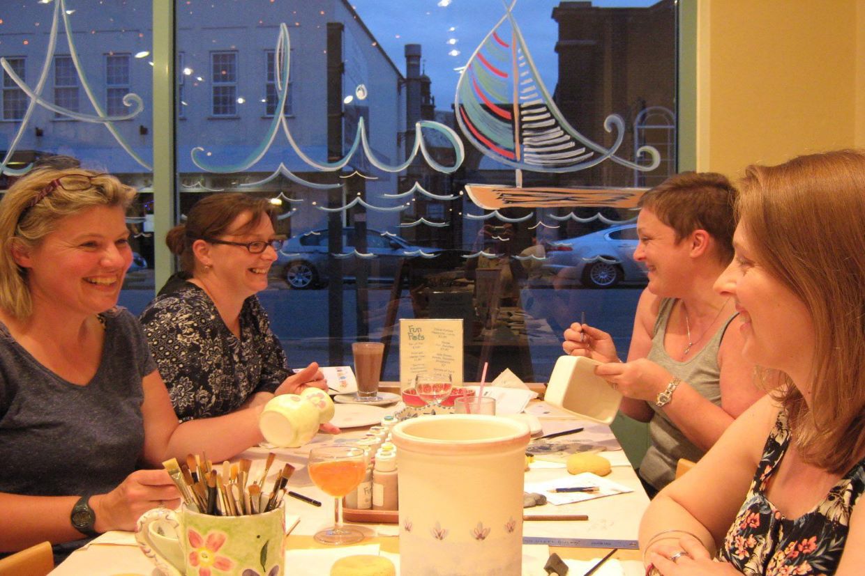 adult-evening-group-paint